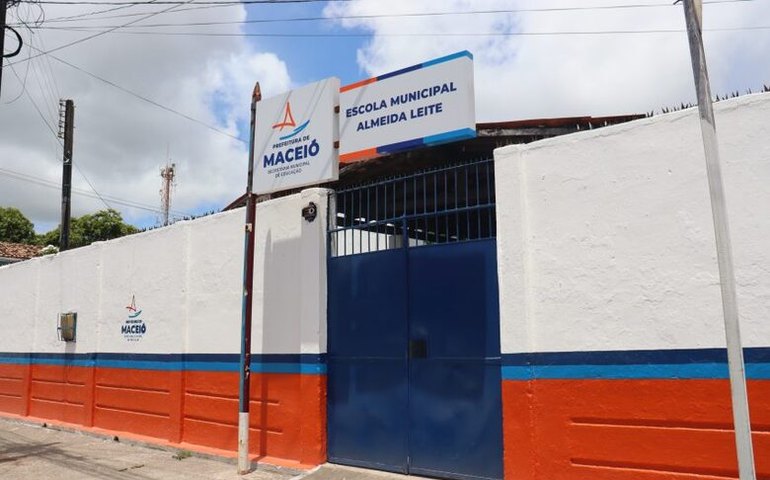 Pais ou responsáveis têm até hoje (18) para confirmar a matrícula de alunos de transferência interna