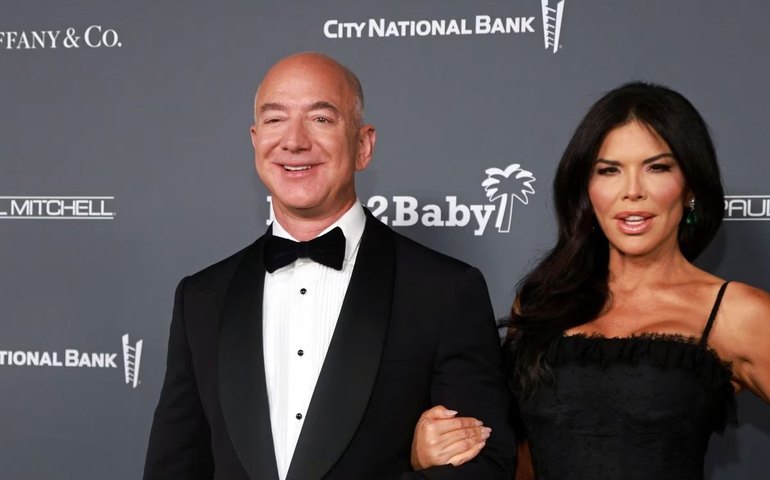Jeff Bezos está noivo da apresentadora Lauren Sánchez, diz site