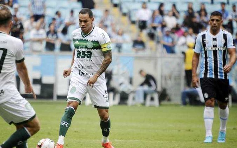 Giovanni Augusto admite insatisfação com campanha ruim do Guarani na Série B