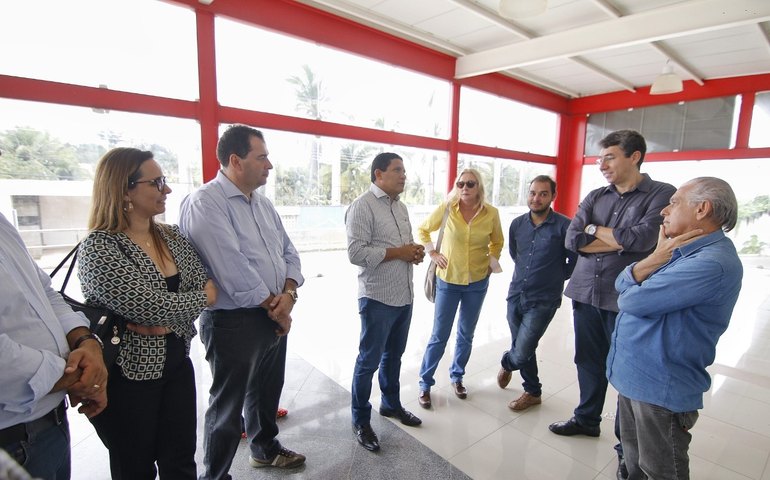 Palmeira: prefeito Júlio Cezar visita futuras instalações do novo Posto Vida e do Caps