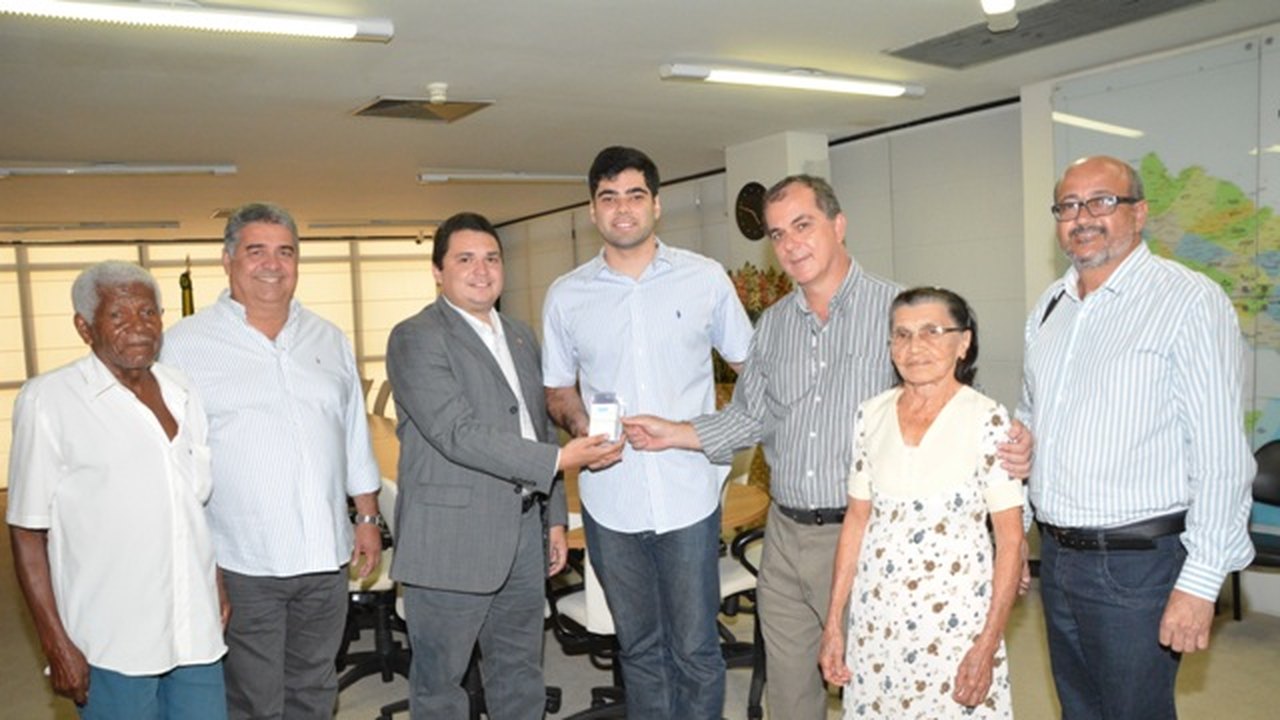 Canapi é o primeiro município em Alagoas a receber os cartões dos Idosos