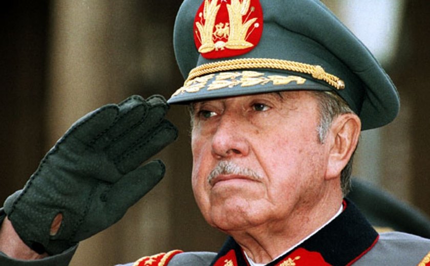 Meio século depois de golpe no Chile, defensores de Pinochet saem do armário