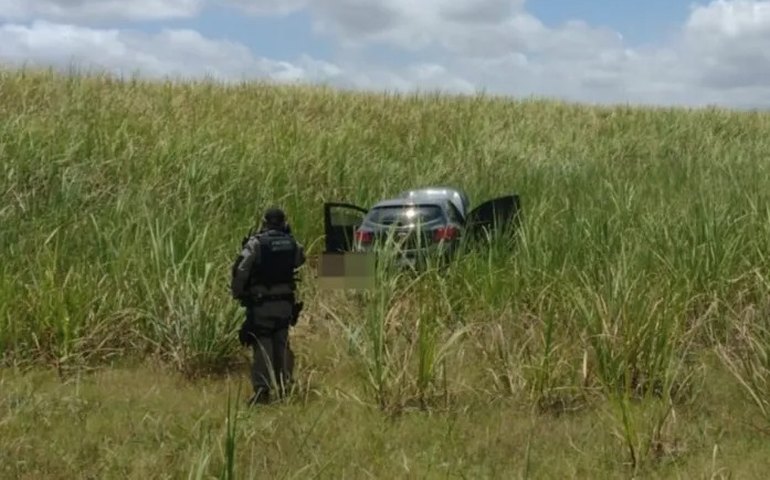 PM encontra motorista de aplicativo morto e seminu dentro do carro no Benedito Bentes