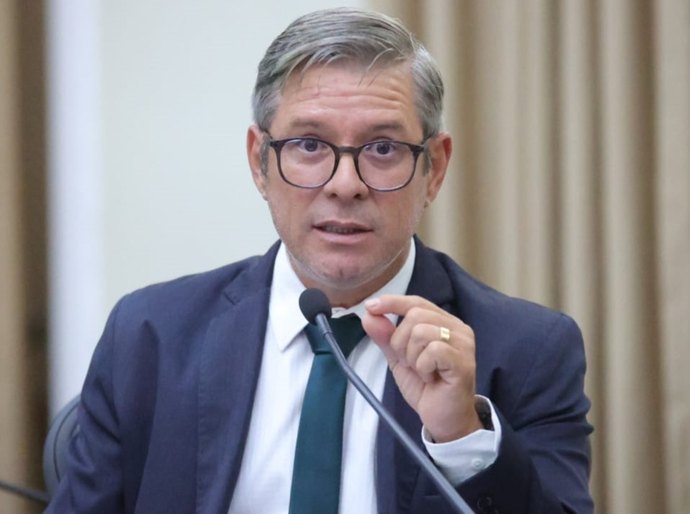 Cabo Bebeto critica Secretaria de Saúde por atraso nos pagamentos a empresa de vigilância