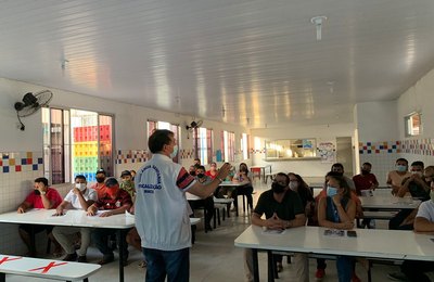 Vigilância capacita para boas práticas na manipulação de alimentos