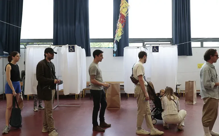 Entenda a eleição para deputados na França e reflexos da disputa