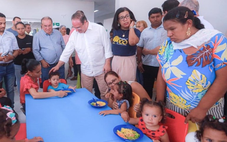 Prefeito Luciano inaugura creche-modelo no Residencial Agreste