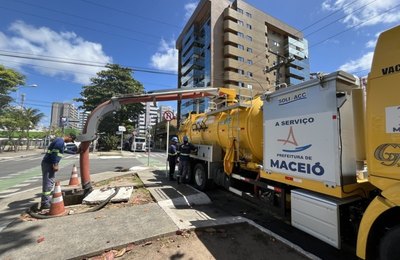 Infraestrutura retira mais de 400 toneladas de entulhos da rede de drenagem