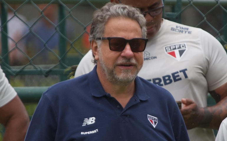 Casares rebate Leila sobre pré-temporada nos EUA e enfatiza tri-mundial: 'Grande repercussão'