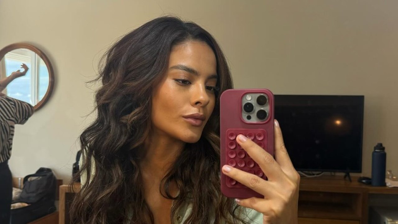 Bella Campos relata processo de cura após abandono materno e depressão: 'Fiquei anestesiada'
