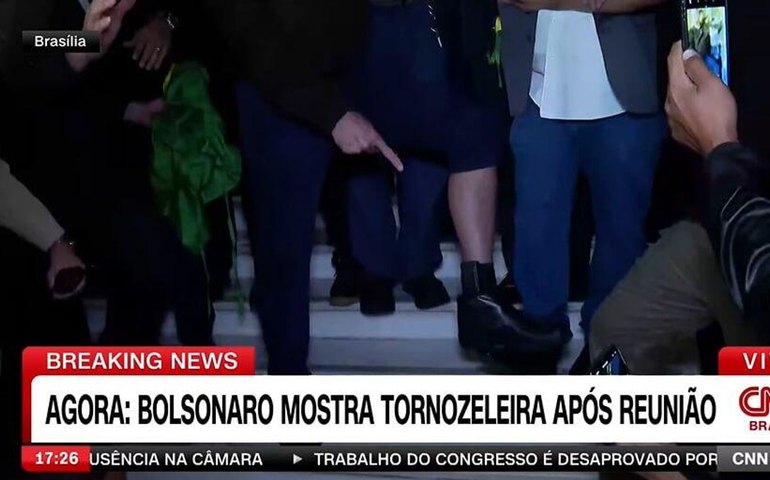 'Máxima humilhação': Bolsonaro mostra tornozeleira