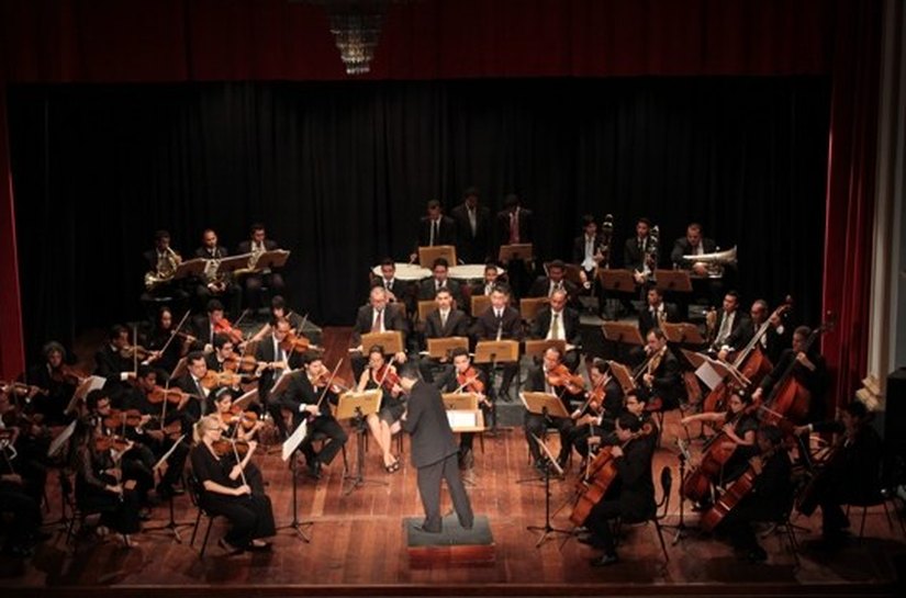 Quinta Sinfônica apresenta Concerto de Natal no palco do Teatro Deodoro