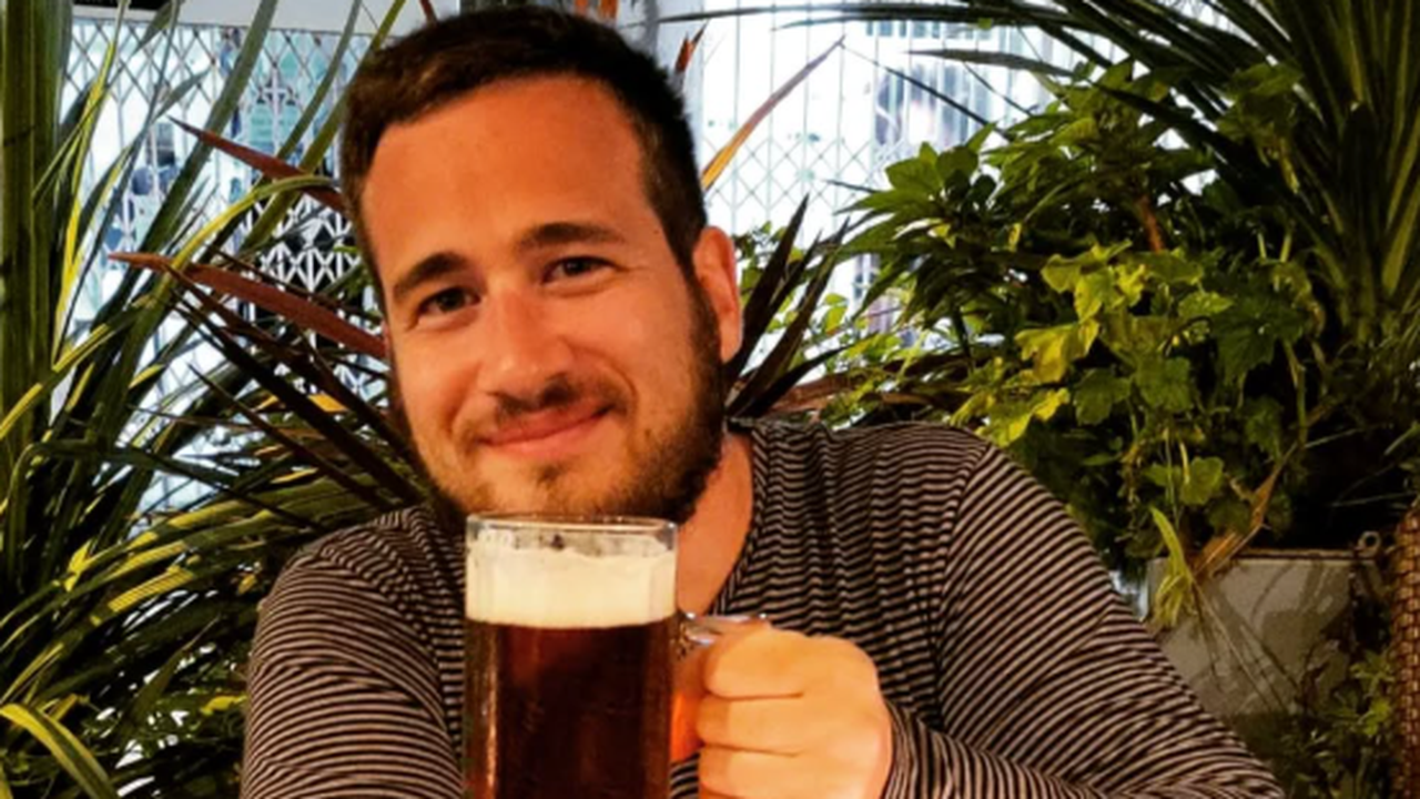 Lembra dele? Ex-ator mirim Guilherme Vieira faz 33 anos e ganha a vida longe do Brasil com outra profissão