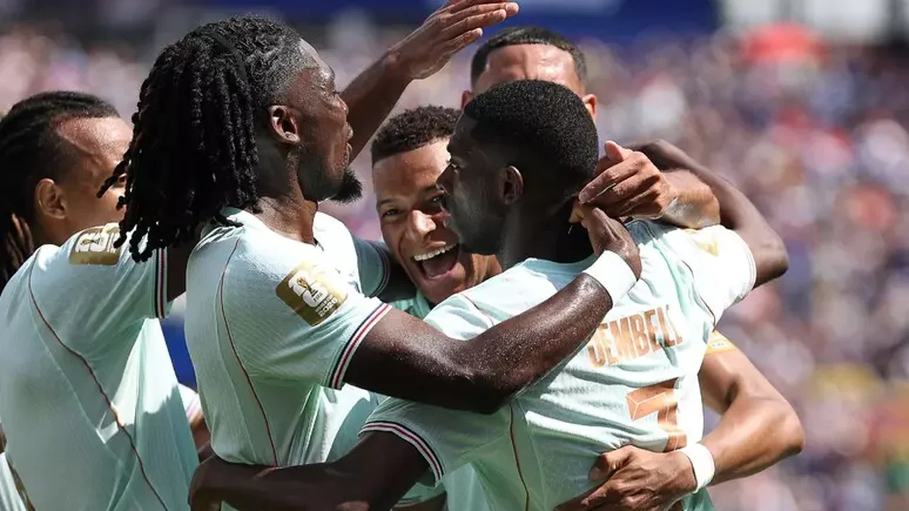 Dembélé brilha, França goleia Noruega e avança em primeiro no Grupo I