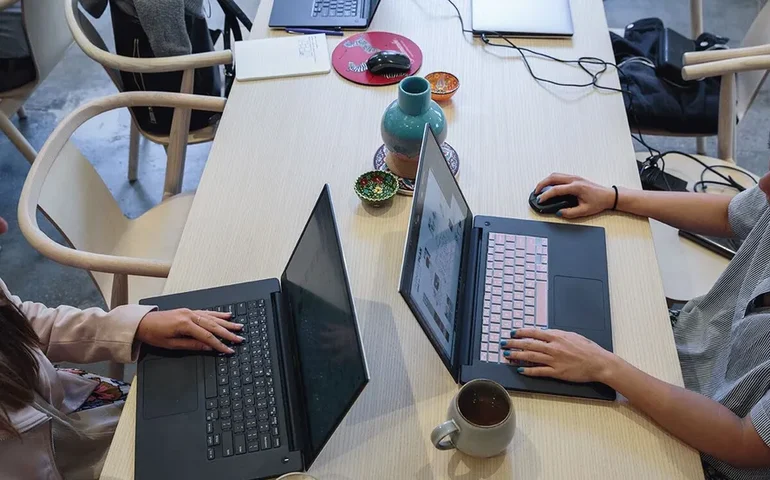 Confira os melhores e piores salários de profissões com ensino superior