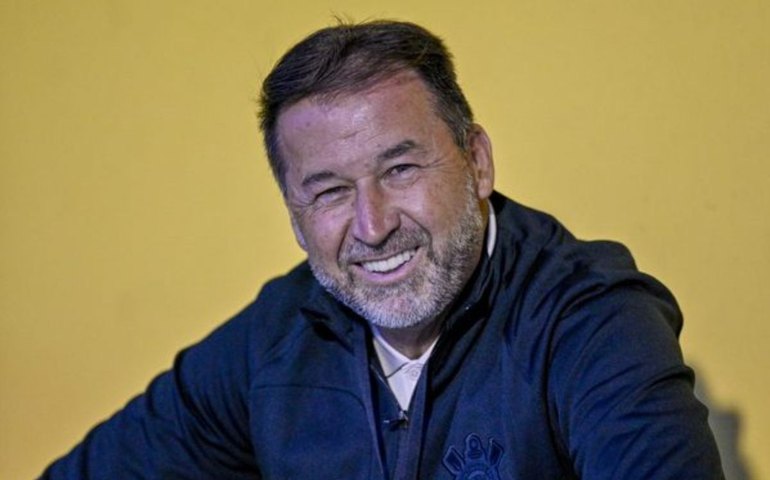 Corinthians: Juíza nega liminar a aliados de Augusto Melo e posterga briga judicial pelo poder