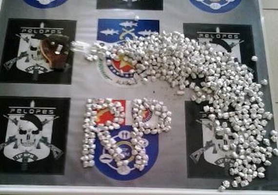 Palmeira: PM cumprem mandados e apreende maconha em residência