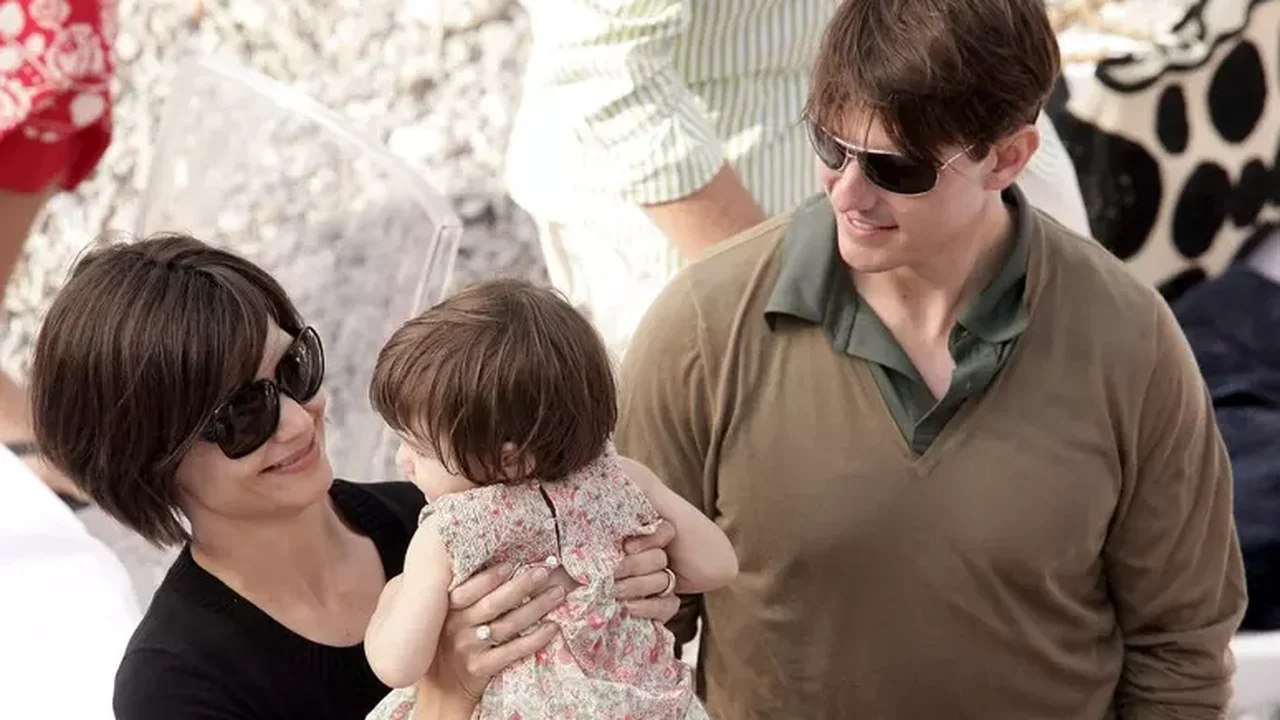Filha de Tom Cruise rompe laços com pai e adota novo sobrenome