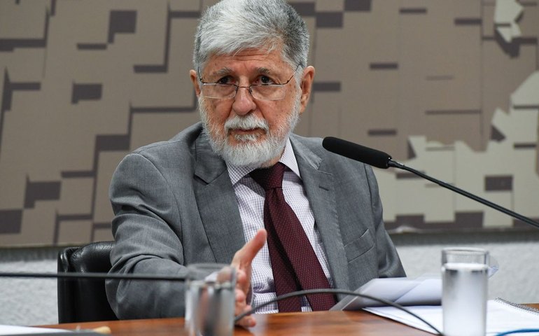 Governo estuda medidas para romper relações militares com Israel