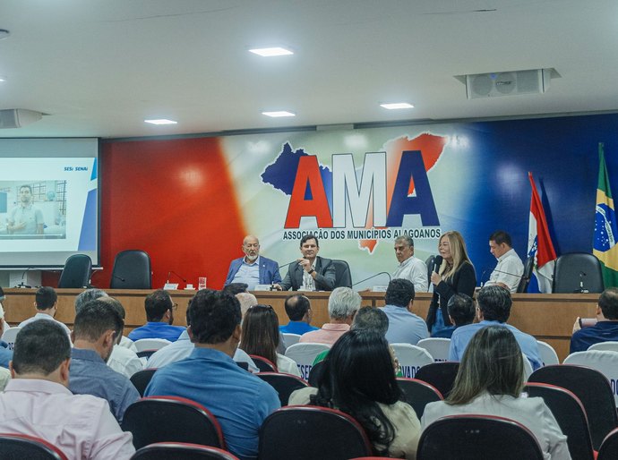 Sistema Fiea apresenta programa ‘Cidade do Amanhã’ a prefeitos alagoanos na AMA