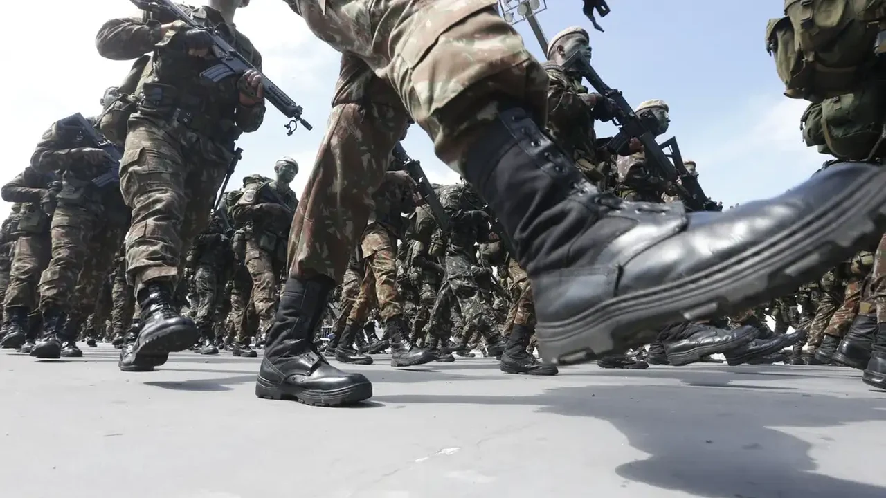 A força dos militares no governo