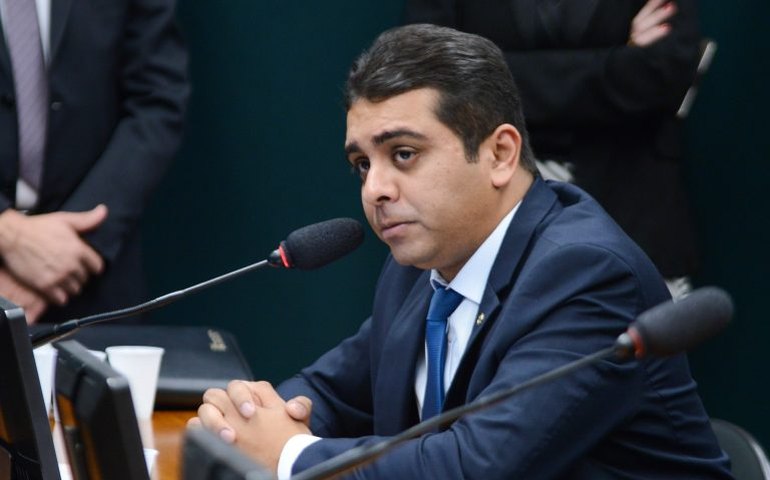 Projeto prevê dedução no IR de doações para órgãos de segurança pública, saúde e educação