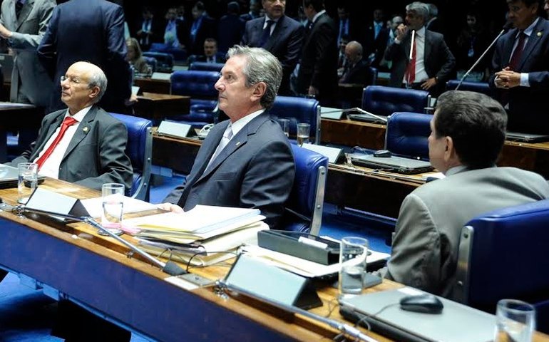 Collor participa de votação que reajusta o FPM e concede aposentadoria a pescadores