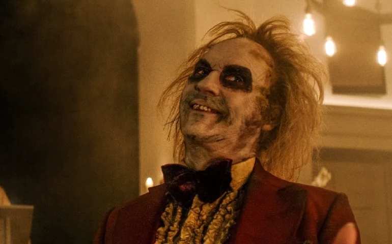 Tim Burton admite que estava 'decepcionado' com o cinema antes de  'Beetlejuice'; entenda