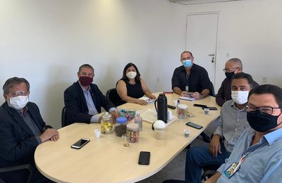  Conselho e Semec reforçam parceria para melhorar acesso de contadores aos serviços da prefeitura de Maceió