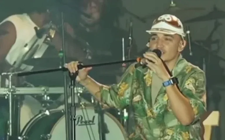 João Gomes se emociona em Maceió e presta homenagem a Kara Veia, ícone da vaquejada alagoana