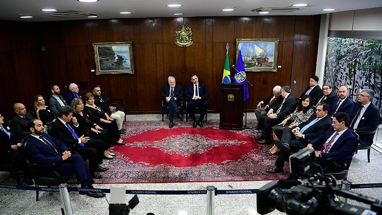 Pacheco empossa integrantes do Conselho de Comunicação e grupo inicia trabalho