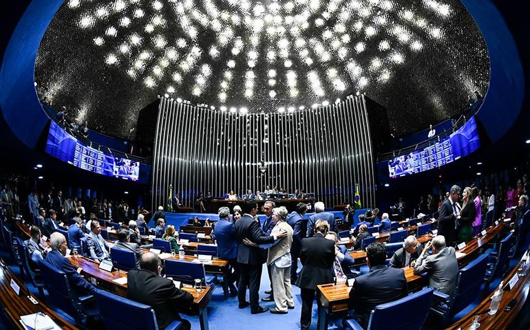 Senado pode votar suspensão de decretos de saneamento e regras para empréstimos