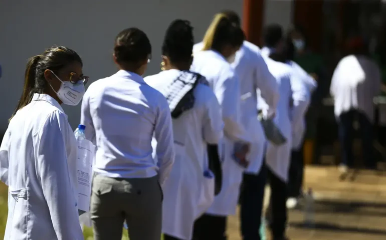 Edital do Mais Médicos supera marca de 45 mil profissionais inscritos
