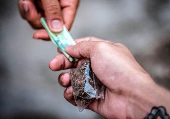 Casa era usada como ponto de venda de drogas em Arapiraca