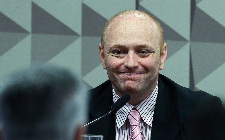 Moraes homologa redução da pena de hacker após aprovação no Enem