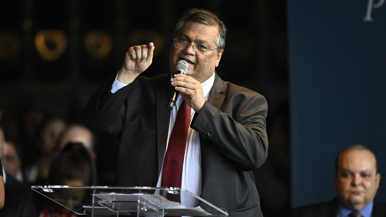 'Respeito à soberania é fundamental': Dino critica embaixadas que 'monitoram' ministros do STF