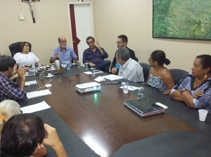 Prefeita Célia Rocha recebe servidores para debater recomposição salarial