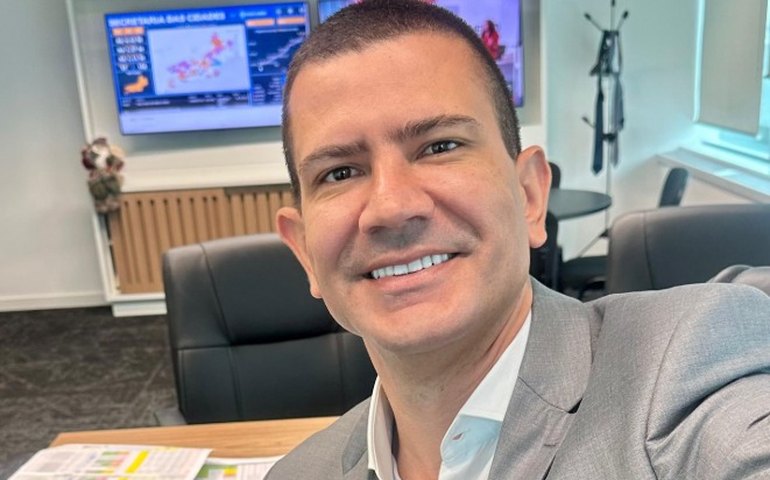 Malafaia apresenta Douglas Ruas em igreja após romper com Paes na eleição ao governo do Rio