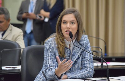 Durante a sessão na ALE, Cibele Moura solicita ao Estado realização de Mutirão de Saúde em São Miguel dos Milagres