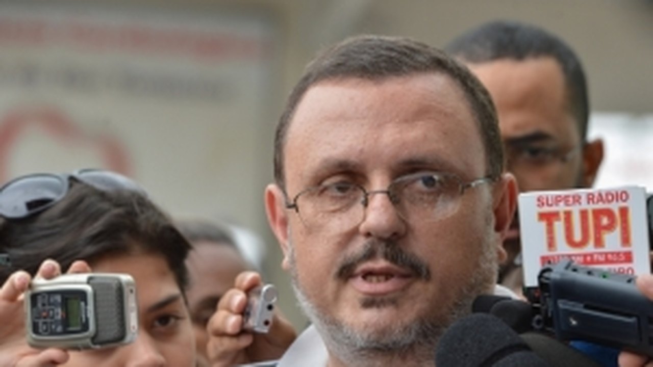 Estado de saúde de Genoino evoluiu, mas deputado ainda tem picos hipertensivos