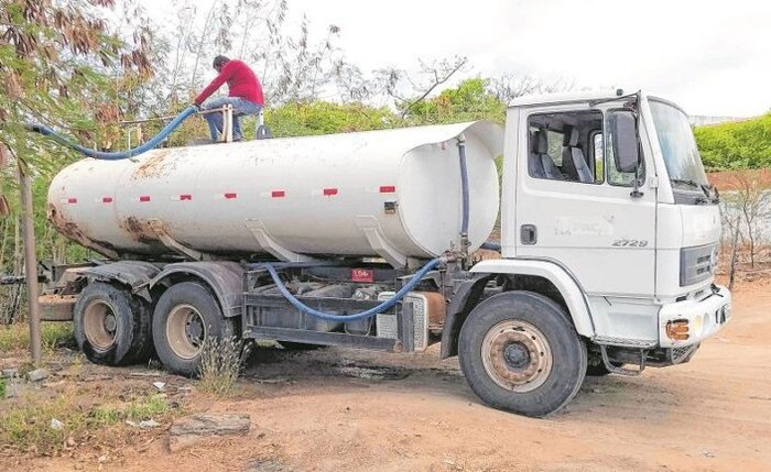 Operação Carro-Pipa atende a ﻿137 mil pessoas em 600 localidades da zona rural no estado