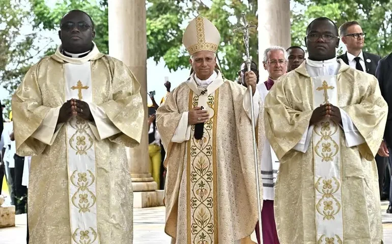 Riquezas naturais devem ser 'bênção para todos', diz Papa