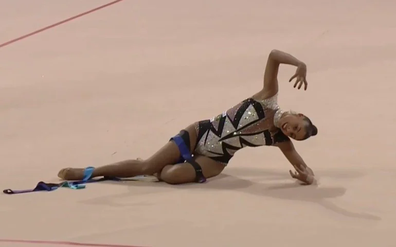 Bárbara Domingos ganha bronze inédito na Copa do Mundo de Ginástica Rítmica