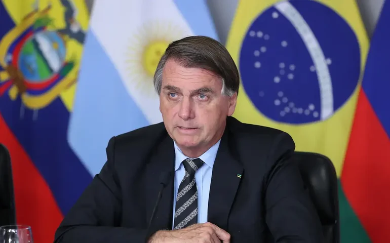 Menções nas redes à prisão preventiva de Bolsonaro superam as de julgamento, diz Quaest