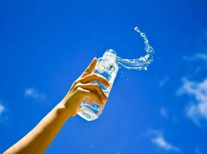 Saúde destaca a importância da tomar água durante o Carnaval