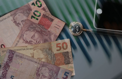 Caixa paga Auxílio Brasil a cadastrados com NIS final 9