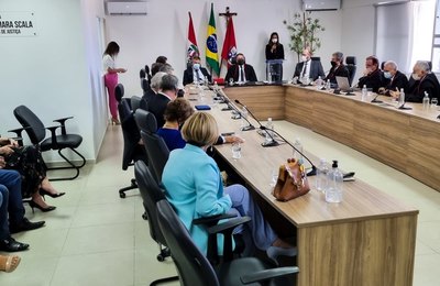 Sessão solene do MPAL homenageia promotores de Justiça, procurador da República e magistrados