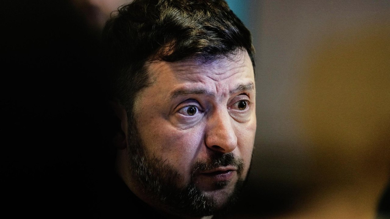 Zelensky pode perder poder, diz analista sobre apoio ocidental