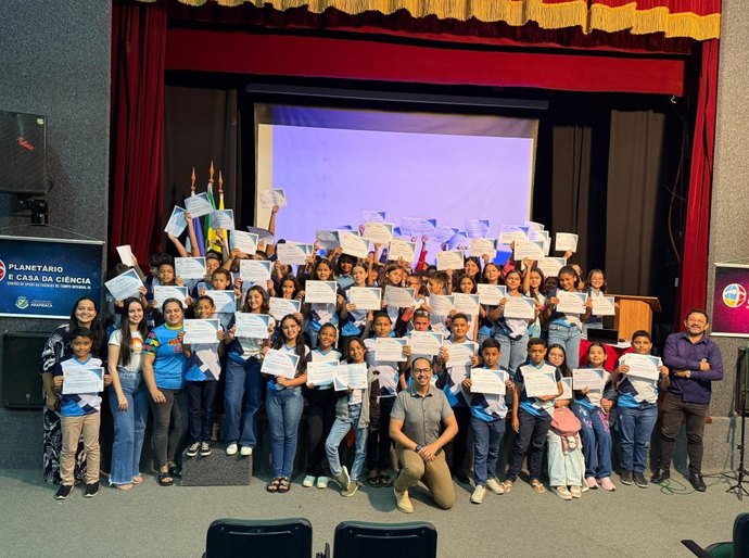Ciência e diversão: estudantes vivenciam experiência sobre Atmosfera e Oceanos em Arapiraca