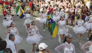 No interior, dia da independência também foi marcado com desfiles cívico
